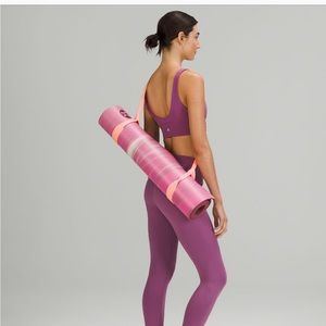 Cotton strap mat holder and prop